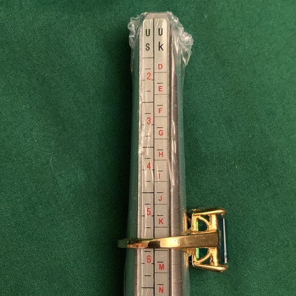 Large Turquoise Rectangular Solitaire ‘Cellini’ Ring - Picture 9 of 9